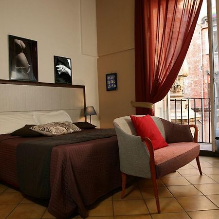 Caravaggio Hotel Napoli Bagian luar foto