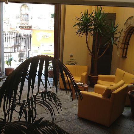 Caravaggio Hotel Napoli Bagian luar foto