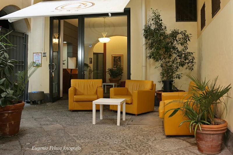 Caravaggio Hotel Napoli Bagian luar foto
