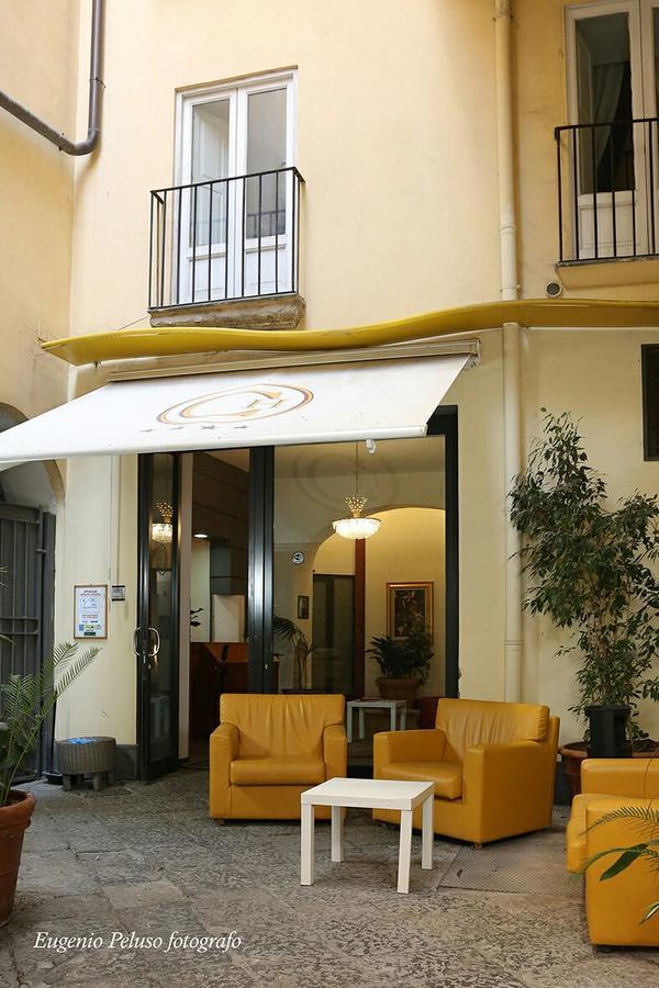 Caravaggio Hotel Napoli Bagian luar foto