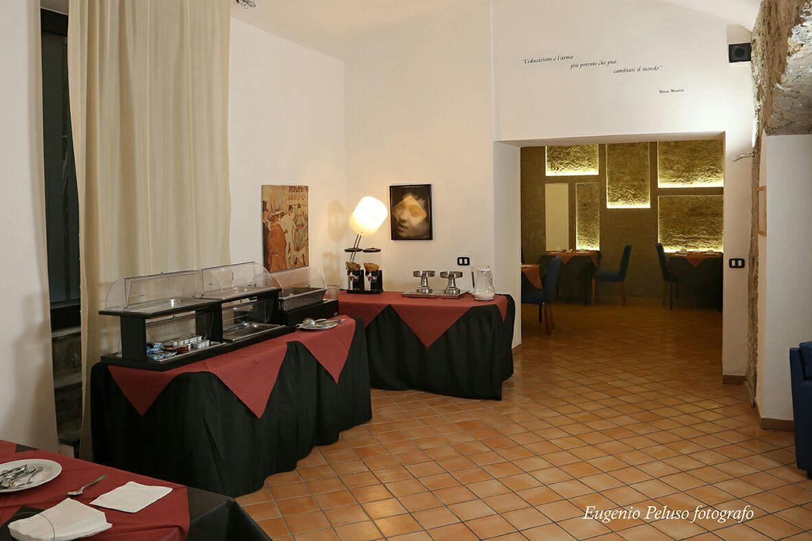 Caravaggio Hotel Napoli Bagian luar foto