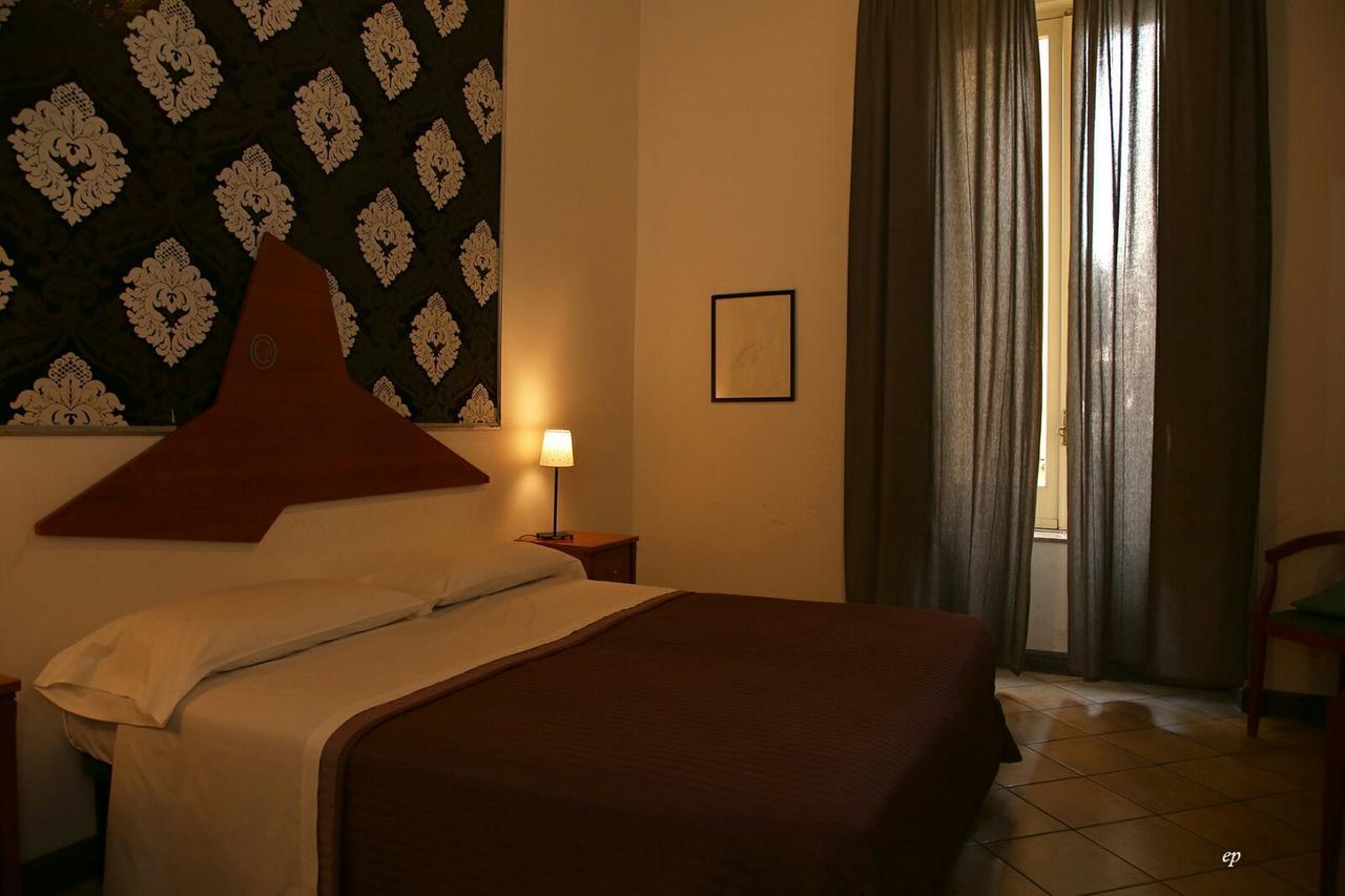 Caravaggio Hotel Napoli Bagian luar foto